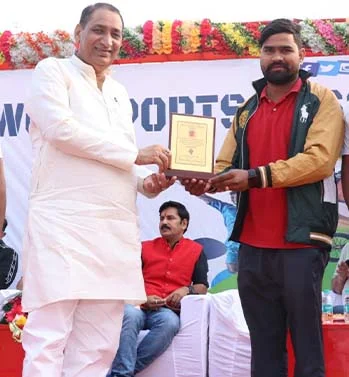 Award for Outstanding Contribution on National Unity Day Celebration